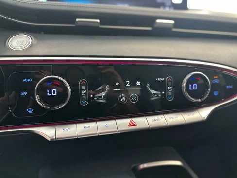 Used 2022 Genesis GV70 2.5T w/ Sport Prestige Package image 34