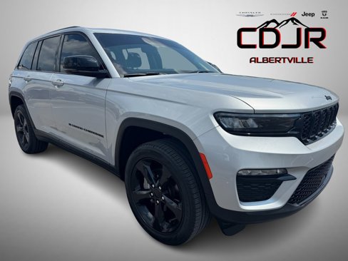 Used 2024 Jeep Grand Cherokee Limited w/ Black Appearance Package image 1