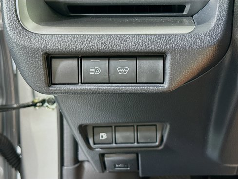 Used 2025 Toyota Prius LE image 17