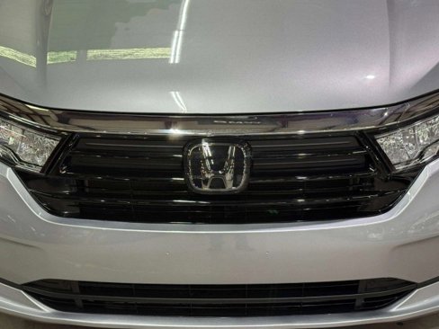 Used 2023 Honda Odyssey Touring image 10