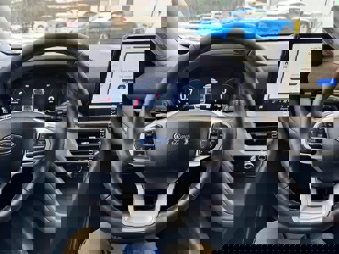 New 2025 Ford Explorer Active w/ Active Comfort Package image 24