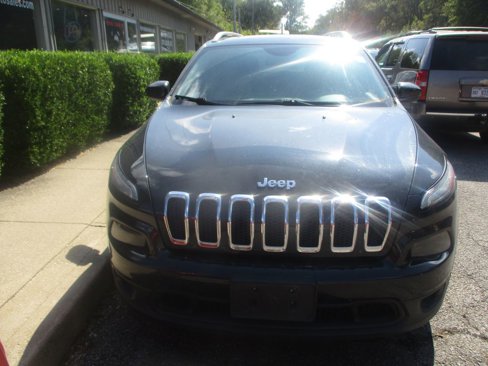 Used 2015 Jeep Cherokee Latitude w/ Cold Weather Group image 2