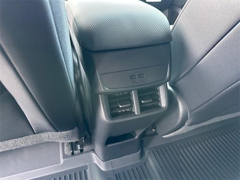 New 2026 Chevrolet Equinox LT w/ Convenience Package II image 17