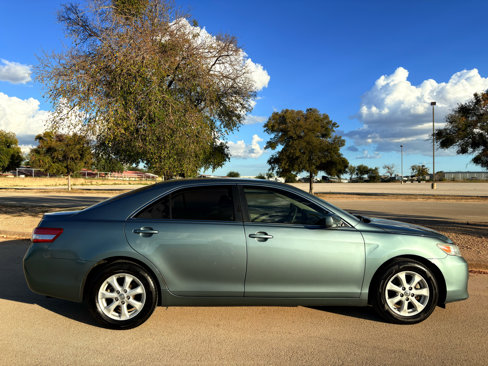 Used 2011 Toyota Camry LE image 42