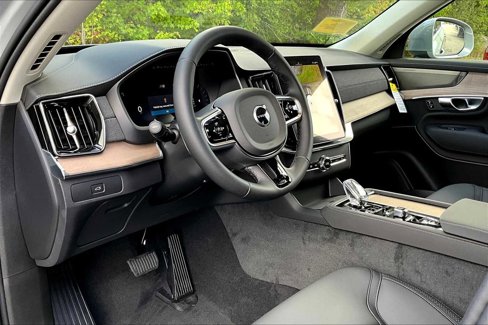 New 2026 Volvo XC90 B6 Plus w/ Protection Package Premier image 9