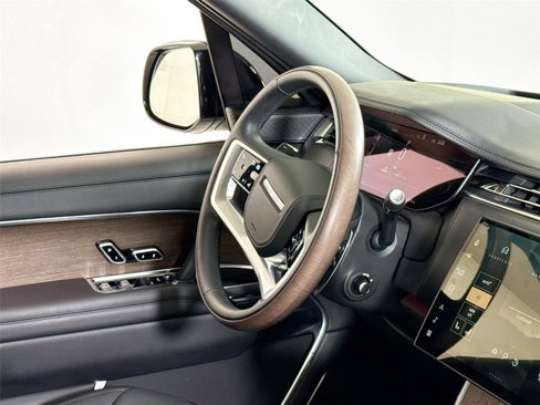 Used 2025 Land Rover Range Rover Autobiography image 31