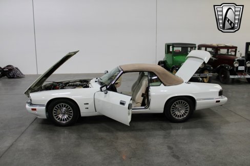 Used 1995 Jaguar XJS V12 Convertible image 7