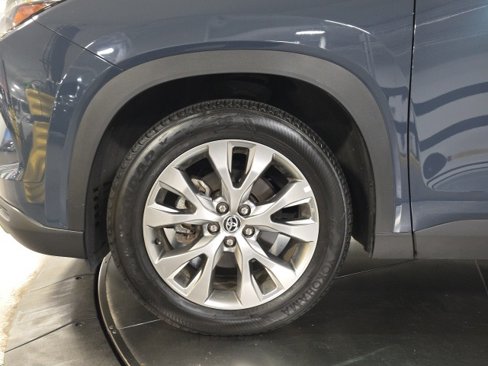 Used 2024 Toyota Grand Highlander Limited image 27