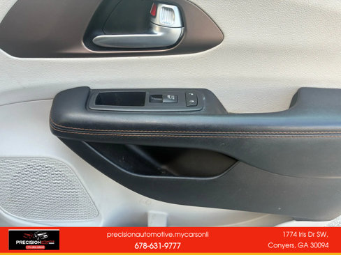 Used 2017 Chrysler Pacifica Touring-L image 21