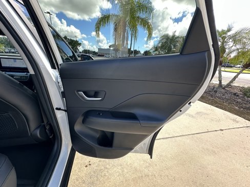 Used 2025 Hyundai Kona Limited image 32