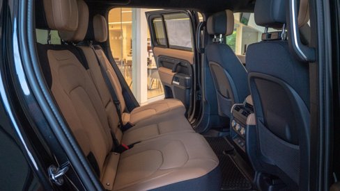 New 2025 Land Rover Defender 110 X image 21