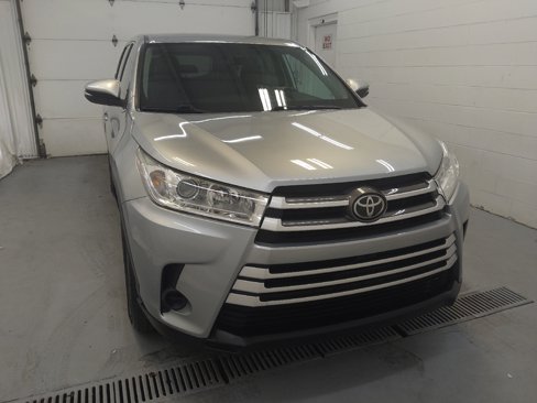 Used 2019 Toyota Highlander LE image 13
