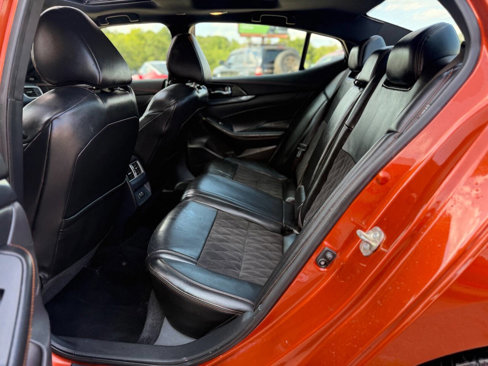 Used 2020 Nissan Maxima SR w/ Sport Mat Group image 12