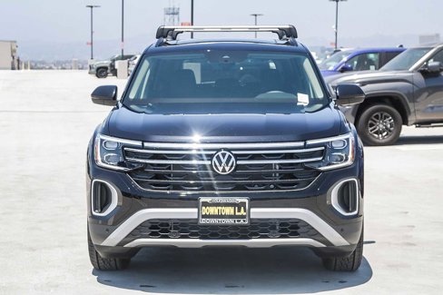 New 2025 Volkswagen Atlas Peak Edition SE image 2