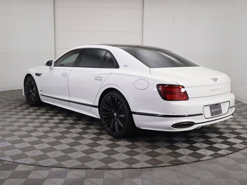 New 2025 Bentley Flying Spur Plug-In Hybrid image 7