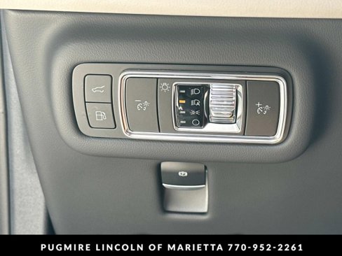 New 2025 Lincoln Nautilus Premier w/ Equipment Group 102A image 31