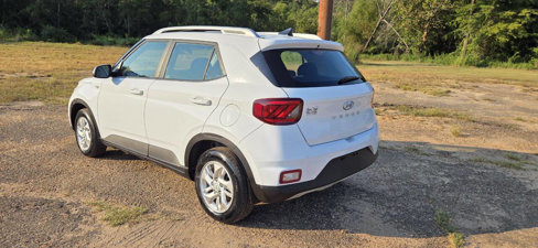 Used 2020 Hyundai Venue SEL w/ Convenience Package image 3