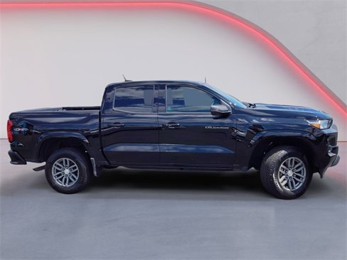 Used 2023 Chevrolet Colorado LT w/ LT Convenience Package II image 2