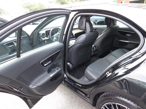 Used 2025 Mercedes-Benz C 300 4MATIC Sedan image 21