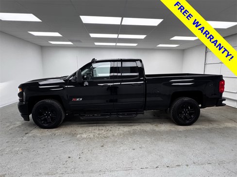Used 2018 Chevrolet Silverado 1500 LT w/ Midnight Edition image 8