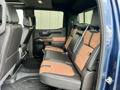 Used 2022 Chevrolet Silverado 1500 High Country w/ Technology Package image 30