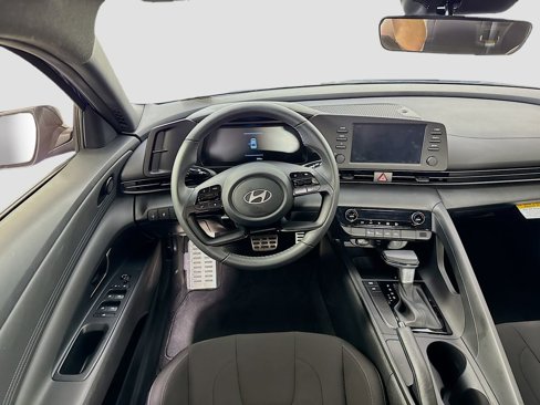 Used 2025 Hyundai Elantra Sport w/ Cargo Package image 21