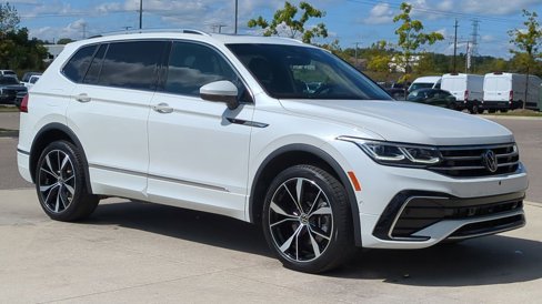 Used 2024 Volkswagen Tiguan SEL R-Line image 9
