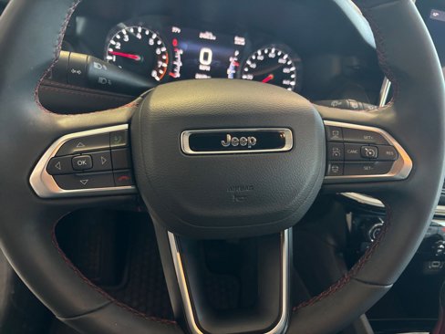 Used 2025 Jeep Compass Trailhawk image 27