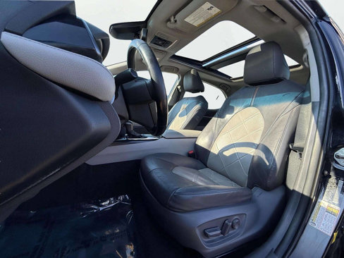 Used 2019 Toyota Camry XLE image 21