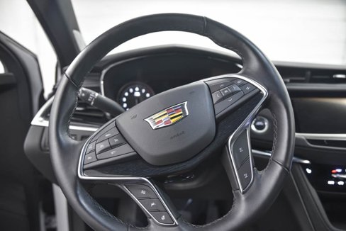 Used 2025 Cadillac XT5 Premium Luxury image 17