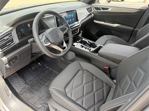New 2025 Volkswagen Atlas Cross Sport SE image 8