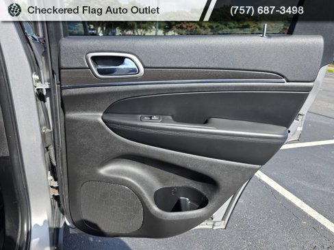 Used 2018 Jeep Grand Cherokee Limited w/ Luxury Group II image 47