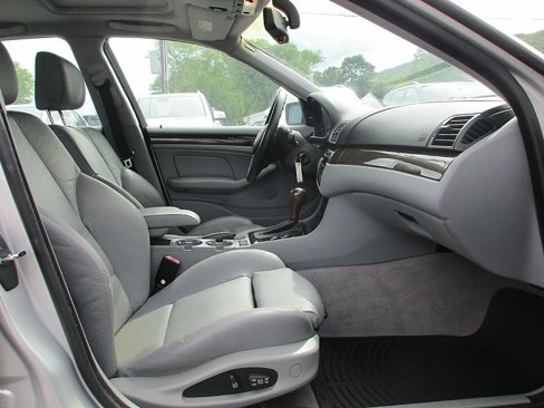 Used 2002 BMW 325i Sedan image 17