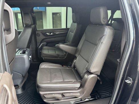Used 2022 GMC Yukon XL Denali image 16