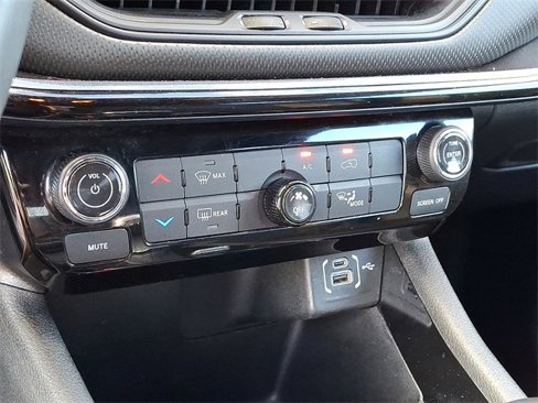 Used 2022 Jeep Compass Altitude w/ Sun and Sound Group image 14