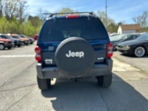 Used 2005 Jeep Liberty Sport image 25