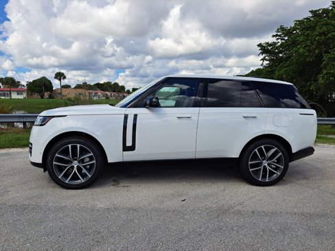 New 2025 Land Rover Range Rover SE image 7