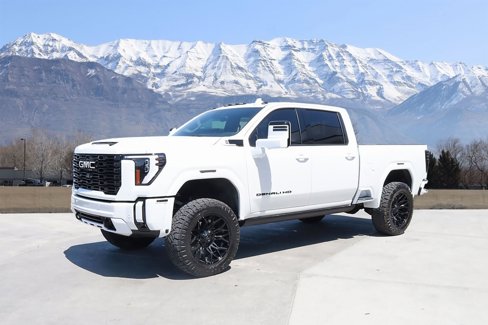 Used 2024 GMC Sierra 2500 Denali Ultimate image 2