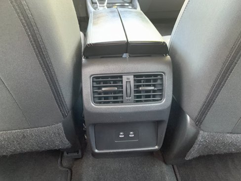 Used 2024 Nissan Rogue SV image 18