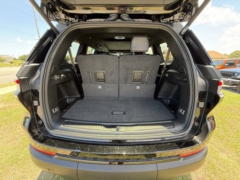 New 2025 Jeep Grand Cherokee L Limited w/ Luxury Tech Group II image 14