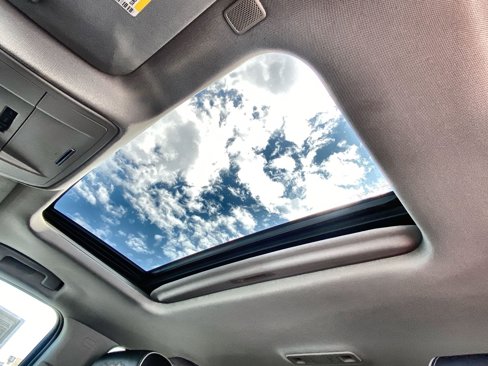 Used 2018 Chevrolet Silverado 1500 High Country image 18