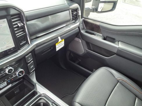 New 2025 Ford F250 Lariat w/ Chrome Package image 17