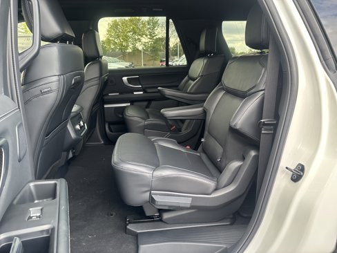 New 2025 Ford Expedition Max Platinum image 7