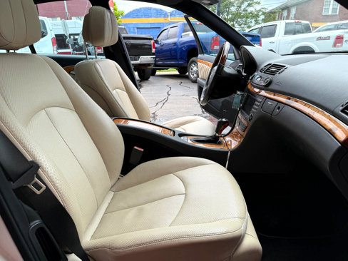 Used 2008 Mercedes-Benz E 550 4MATIC Sedan image 27