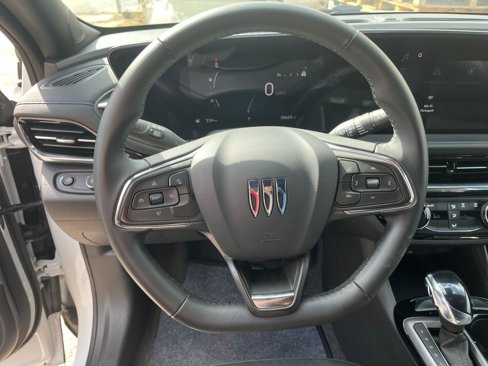 Used 2025 Buick Envista Sport Touring image 27
