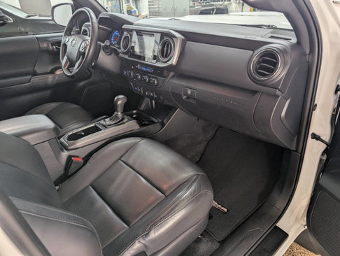 Used 2019 Toyota Tacoma TRD Sport image 19
