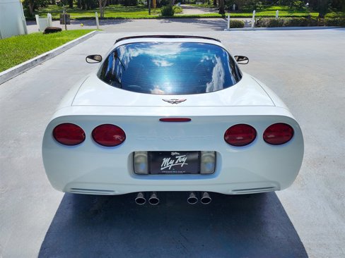 Used 2004 Chevrolet Corvette Coupe w/ Preferred Equipment Group image 7