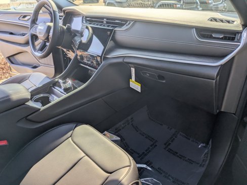 New 2025 Jeep Grand Cherokee Limited image 22