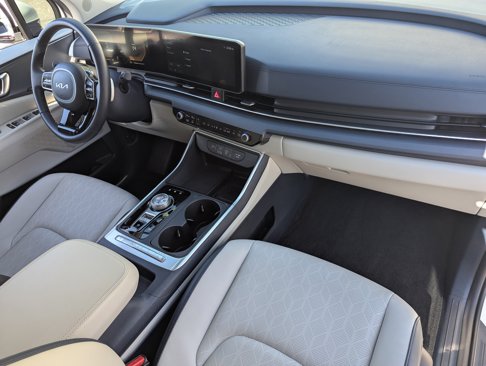 Certified 2025 Kia Carnival EX image 10