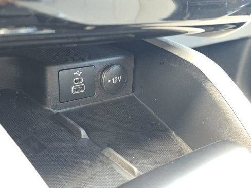 Used 2025 Ford Escape Platinum w/ Premium Technology Package image 38